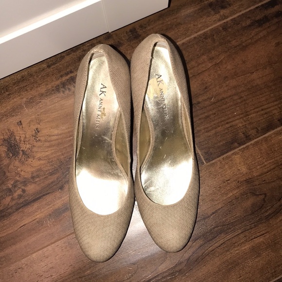 Anne Klein Heels - Picture 2 of 6